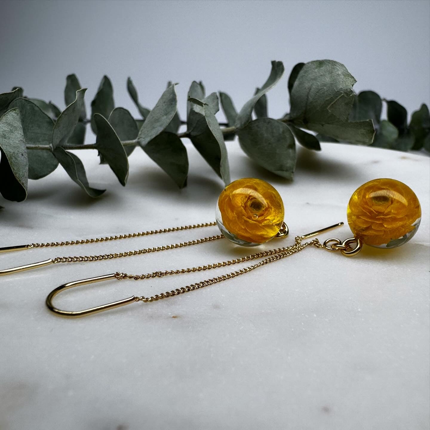 Earrings yellow